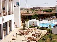 Краткое описание Отель расположен в 22 км от аэропорта Шарм Эль Шейх, в